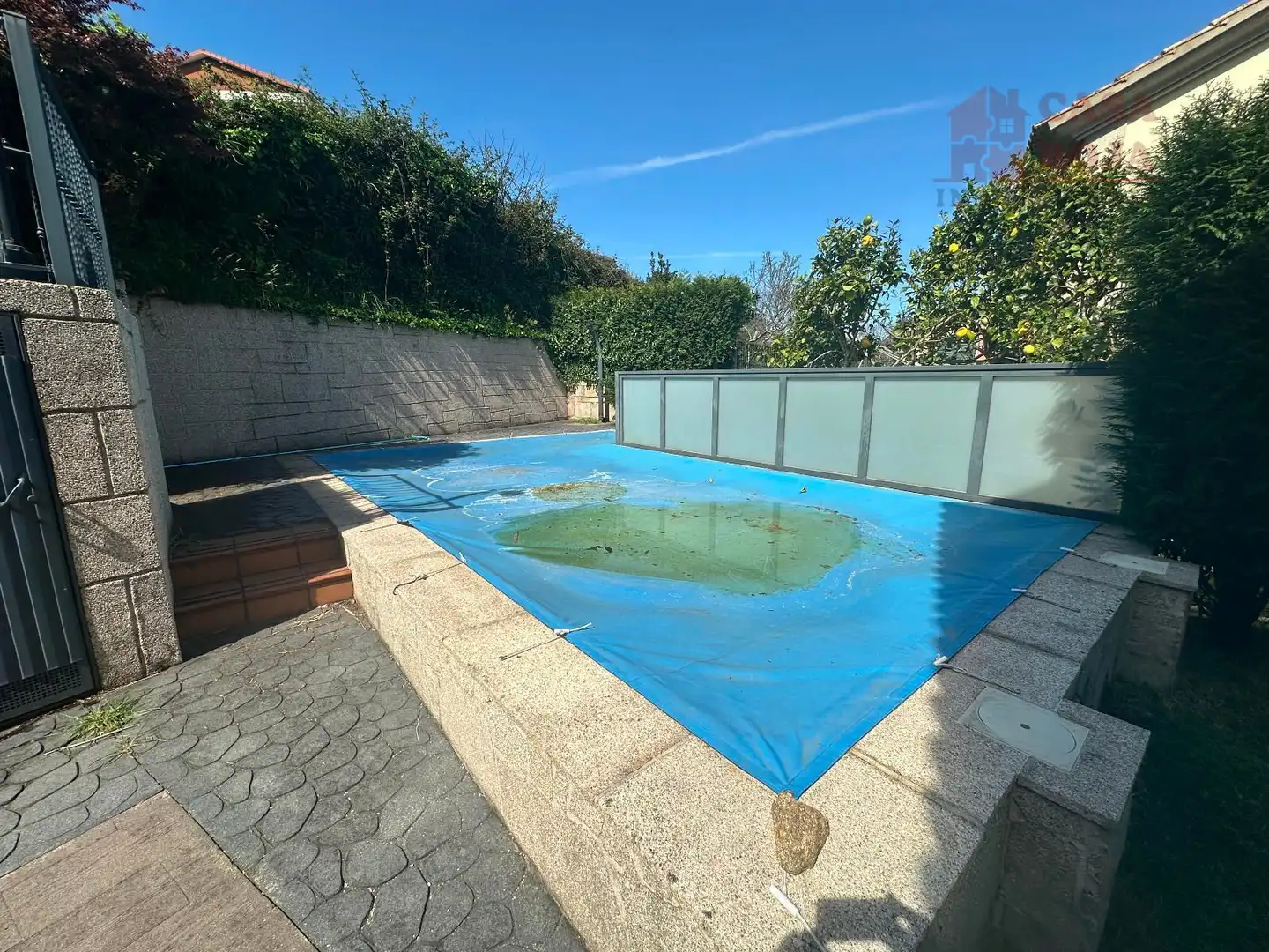 Piscina de Casa o xalet en venda en Cangas  amb Calefacció, Terrassa i Traster