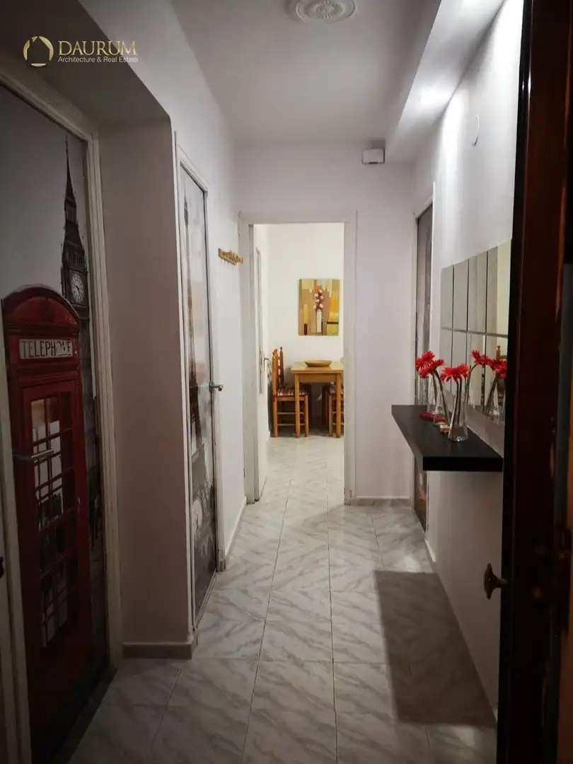 Wohnung zum Verkauf in Moncada mit Klimaanlage, Terrasse und Möbliert