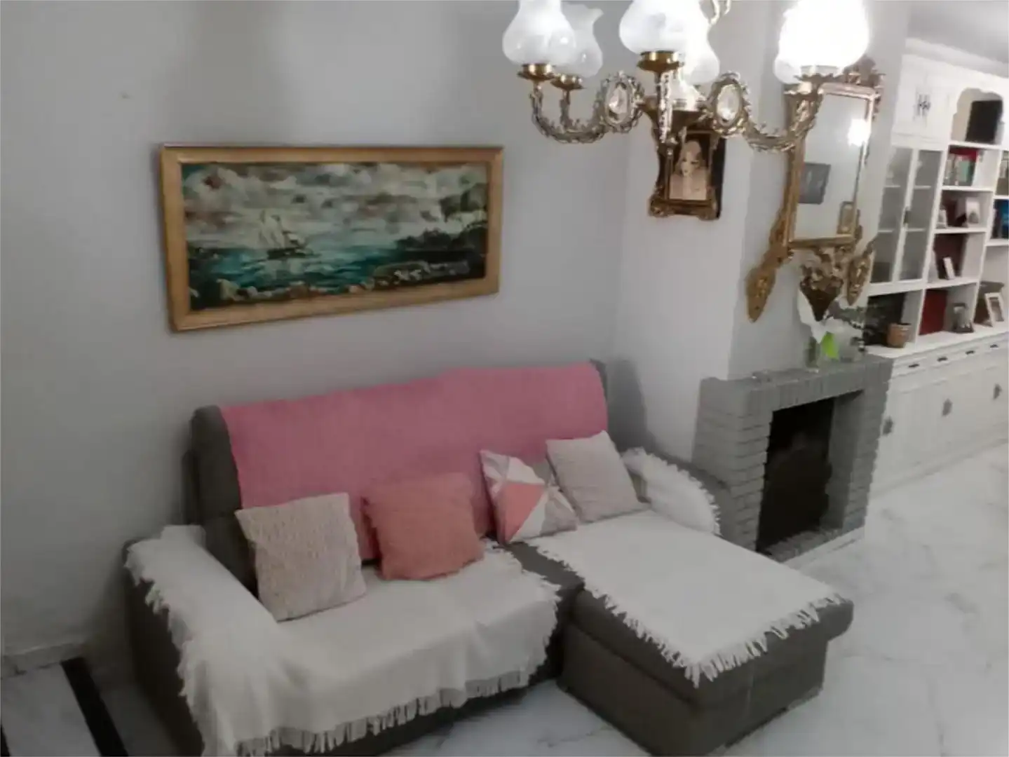 Sala d'estar de Casa adosada en venda en Bujalance amb Aire condicionat, Piscina i Balcó