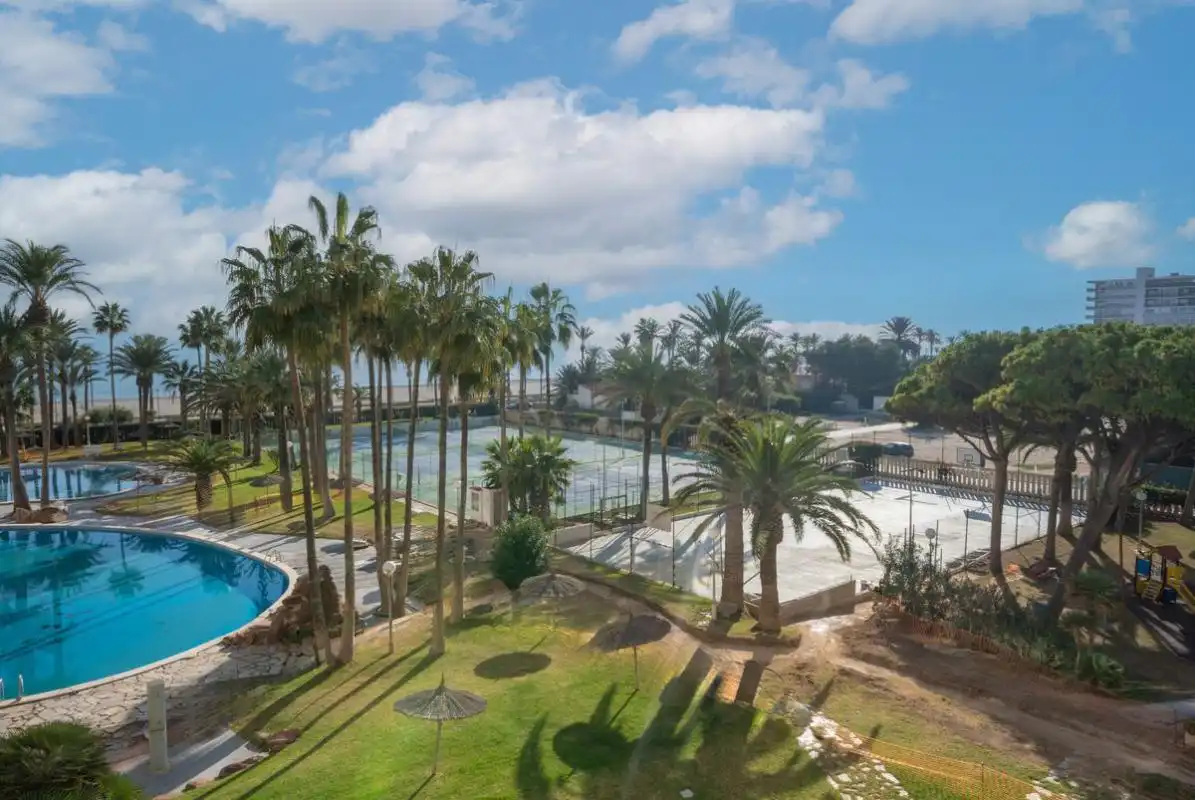Piscina de Piso en venta en El Campello con Calefacción, Jardín privado y Terraza