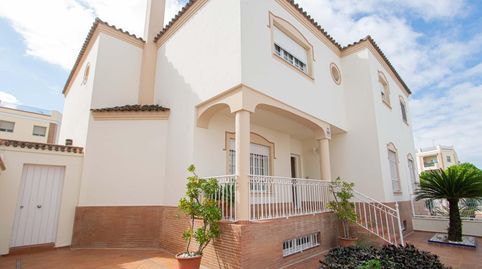 Foto 2 de Casa adosada en venta en Consolación, Utrera