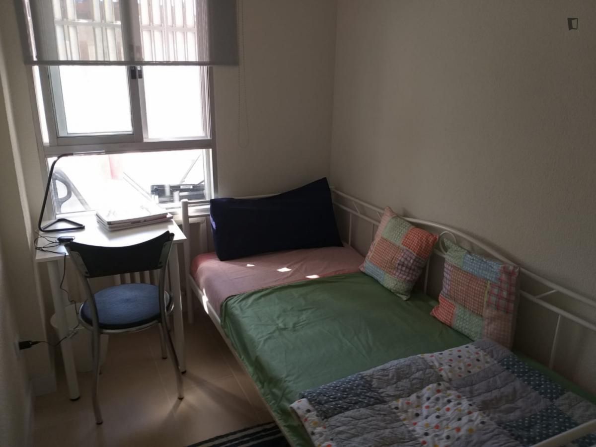 Casa o xalet per a compartir a Cuatro Caminos - Azca