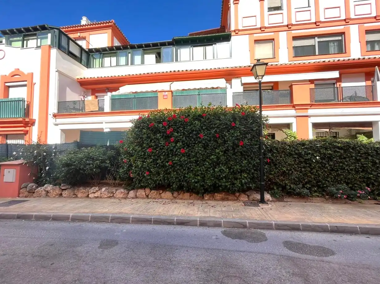 Vista exterior de Pis en venda en Estepona