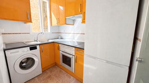 Foto 2 de Piso en venta en Calle Alonso Castrillo, Castillejos - Cuzco,  Madrid Capital