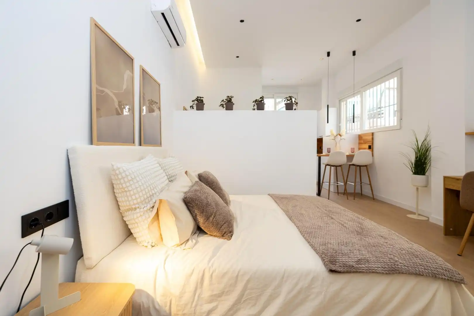 Bedroom of Apartments for sale in Granada  with Air Conditioner, Heating and Furnished