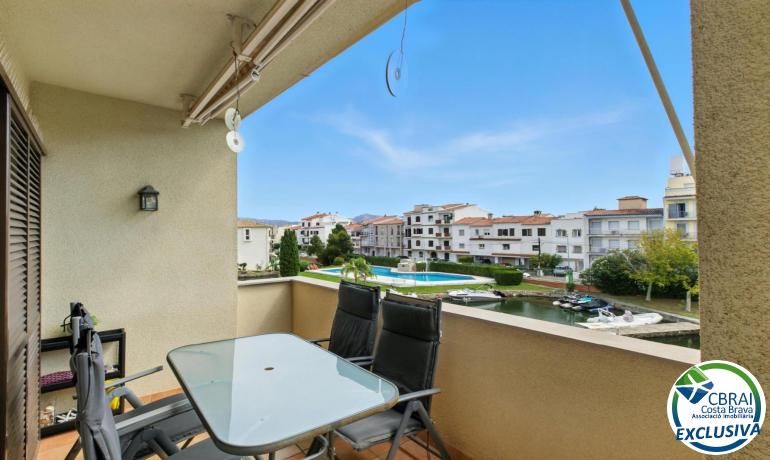 Terrassa de Apartament en venda en Empuriabrava amb Calefacció, Piscina i Moblat