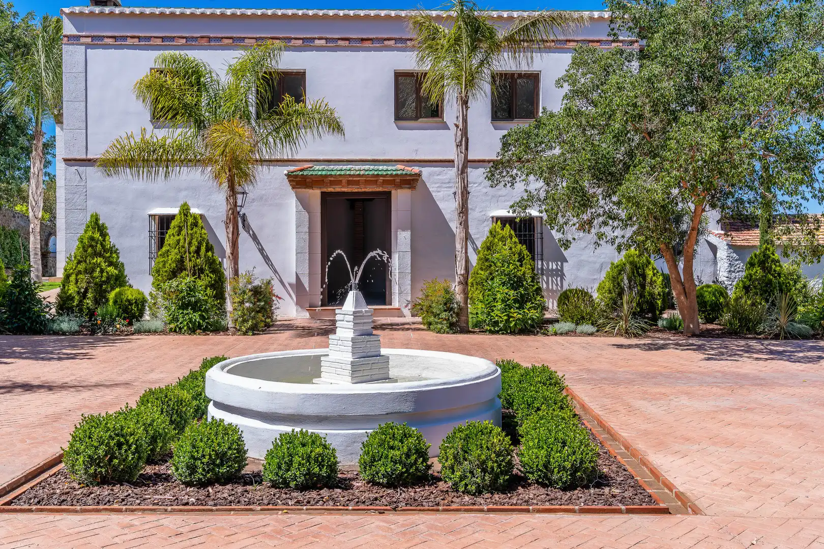 Vista exterior de Finca rústica en venda en Álora amb Aire condicionat, Calefacció i Jardí privat