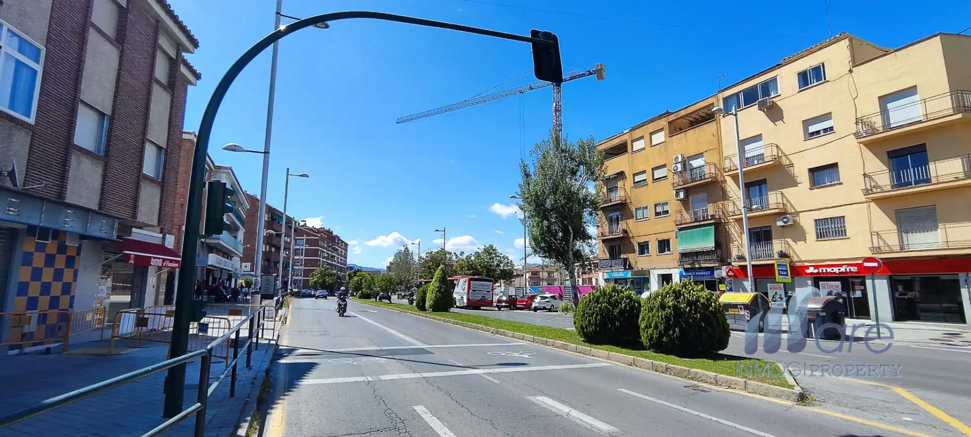 Außenansicht von Wohnung zum Verkauf in Granada mit Klimaanlage, Privatgarten und Terrasse