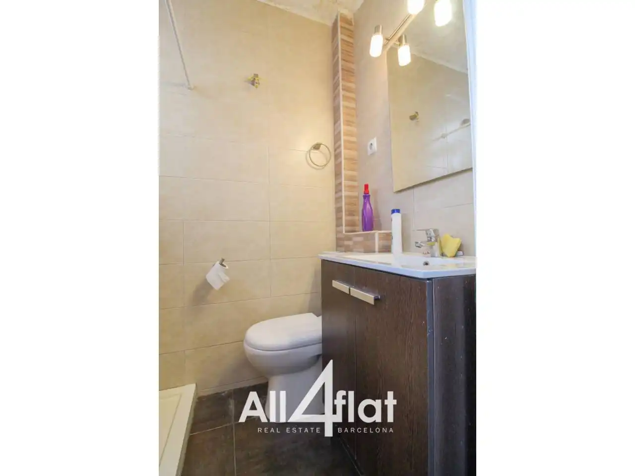 Badezimmer von Wohnung zur Miete in L'Hospitalet de Llobregat mit Klimaanlage, Heizung und Möbliert