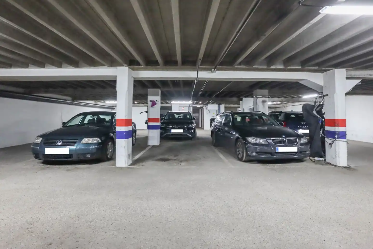 Parkplatz von Wohnung zur Miete in Oviedo  mit Heizung und Parkett