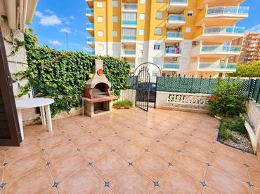 House with pool for sale in Calle Tenerife