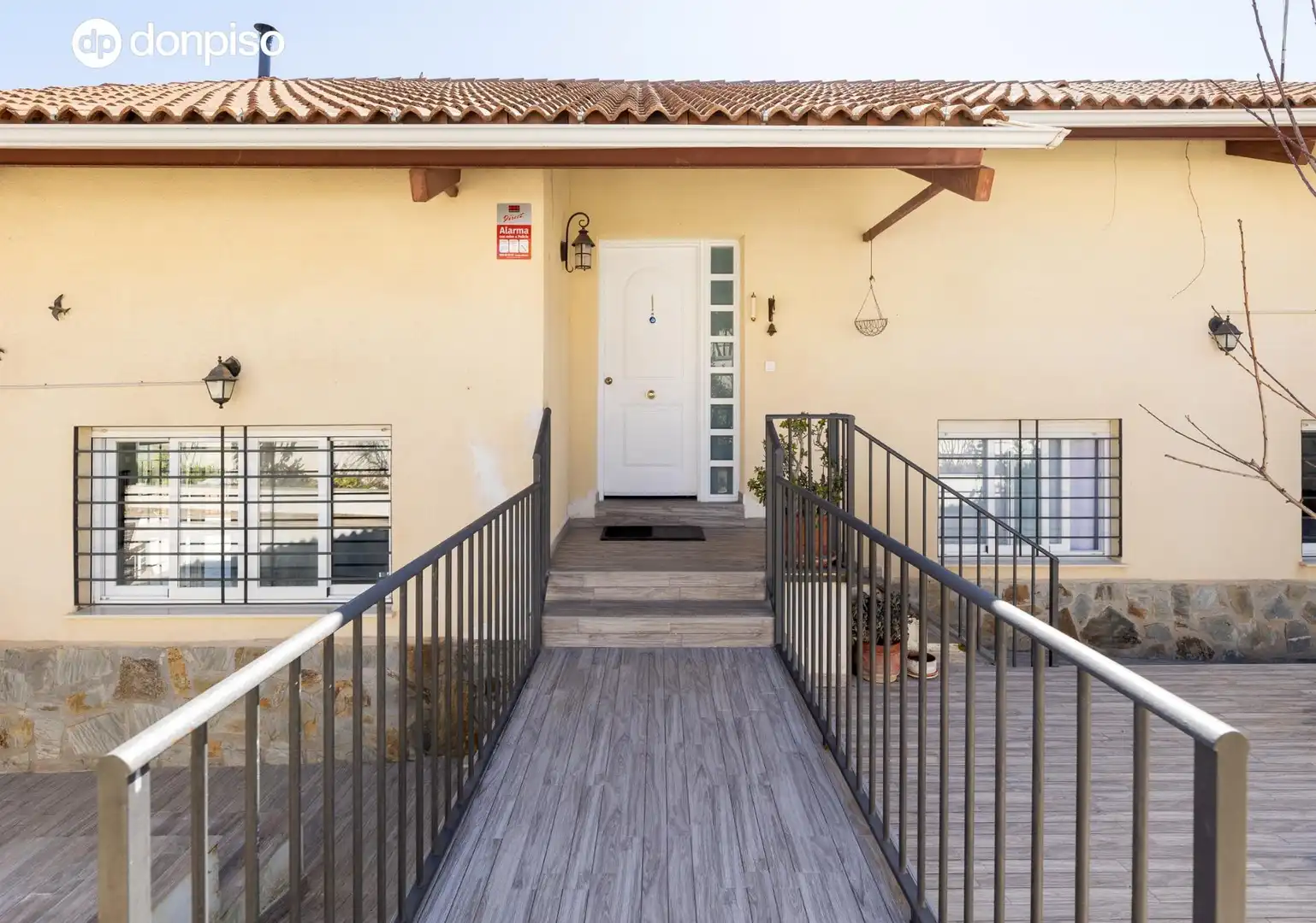 Vista exterior de Casa o chalet en venta en Nívar con Terraza
