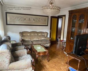 Sala d'estar de Pis de lloguer en Salamanca Capital amb Calefacció, Parquet i Traster
