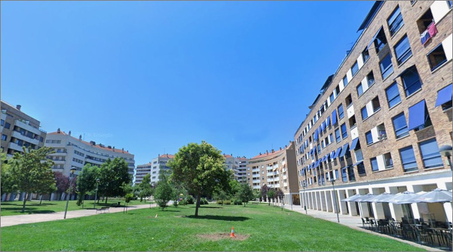 Vista exterior de Local en venda en  Logroño