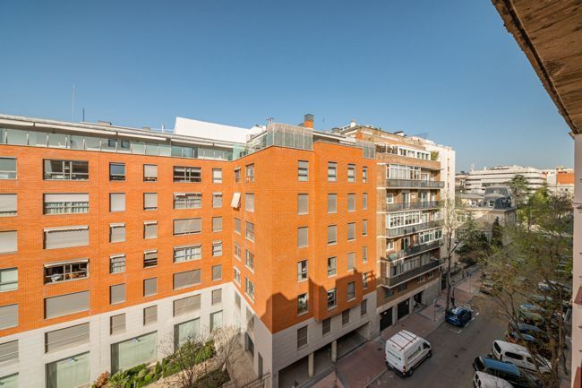 Vista exterior de Apartament en venda en  Madrid Capital amb Aire condicionat