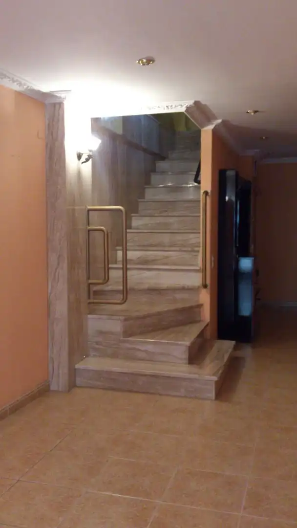 Casa adosada en venta en Avilés con Parquet