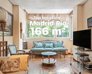 Vista exterior de Pis en venda en  Madrid Capital amb Calefacció, Jardí privat i Parquet