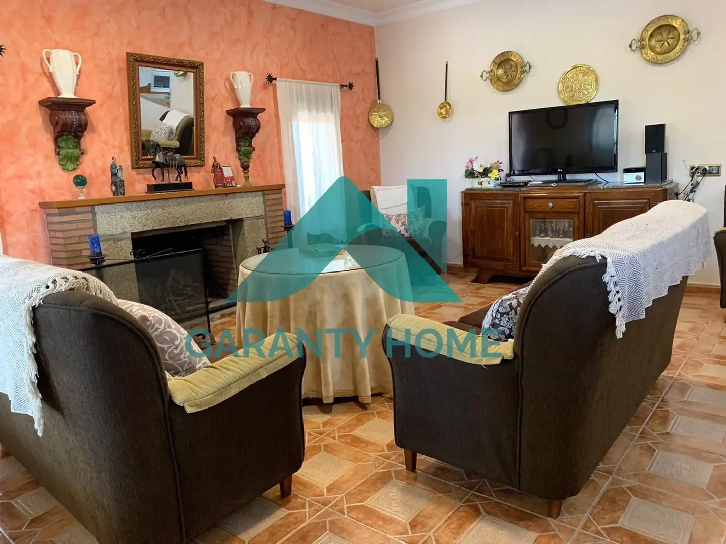Sala d'estar de Casa o xalet en venda en Almoharín amb Aire condicionat, Calefacció i Jardí privat