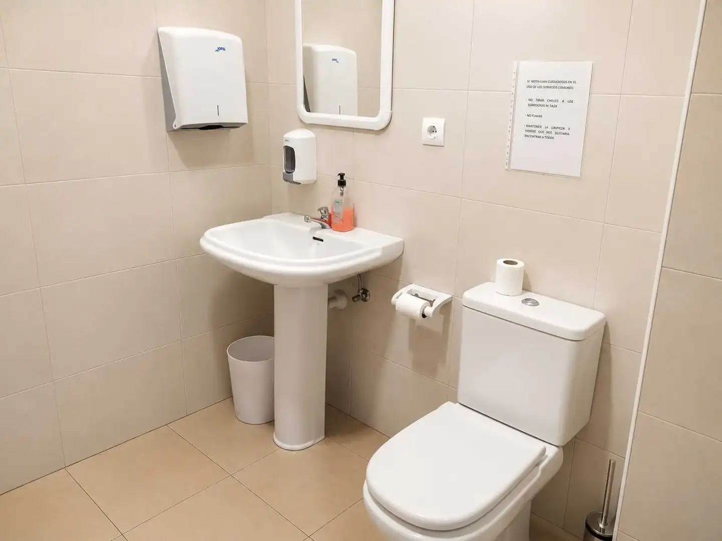 Office space with lift to rent in Calle Lealtad, imagen 10