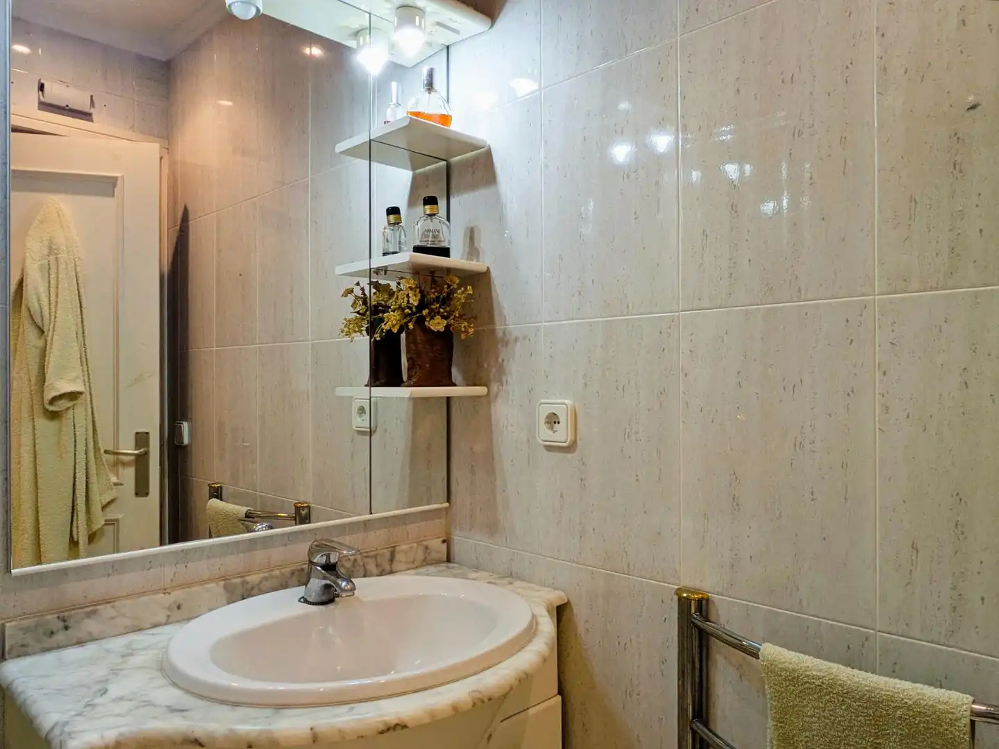 Bathroom of Flat for sale in Marbella  with Air Conditioner, Heating and Private garden
