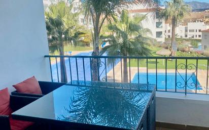 Piscina de Apartament de lloguer en Mijas amb Aire condicionat