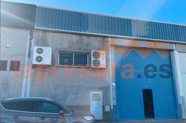 Vista exterior de Nave industrial en venta en Beniparrell