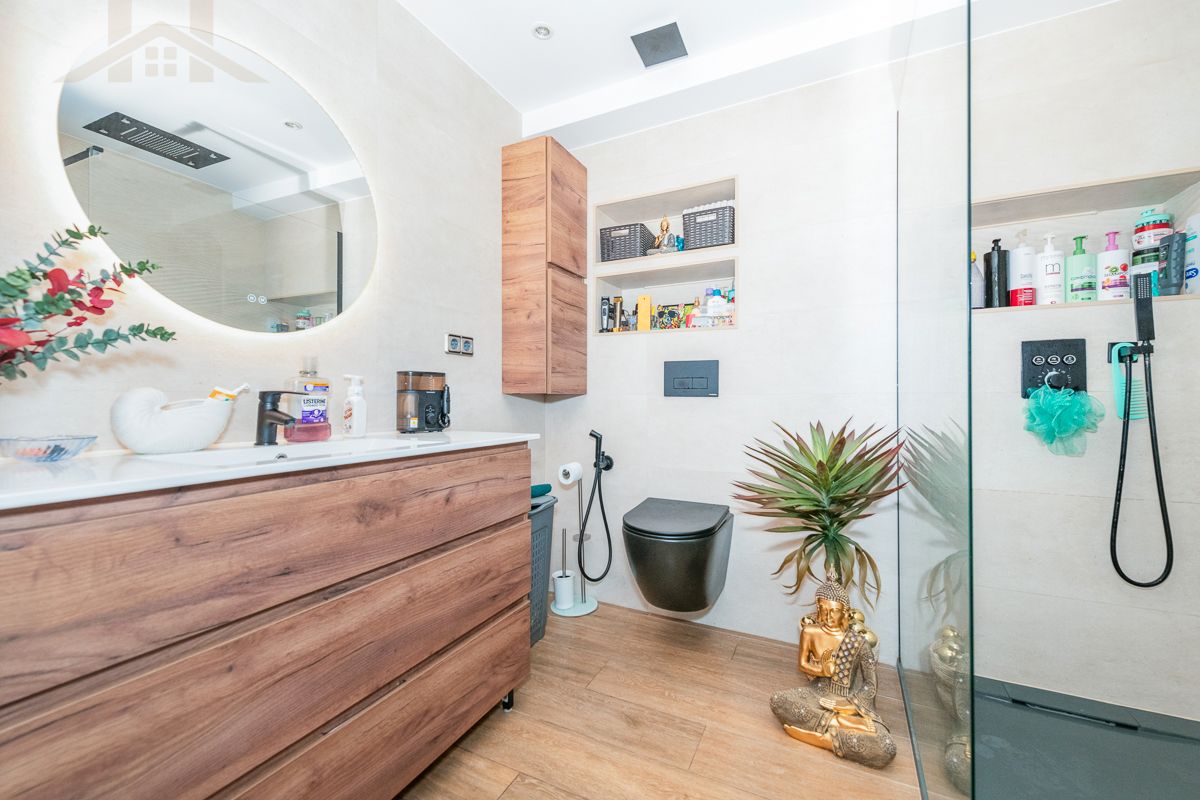 Bathroom of Flat for sale in San Sebastián de los Reyes  with Storage room