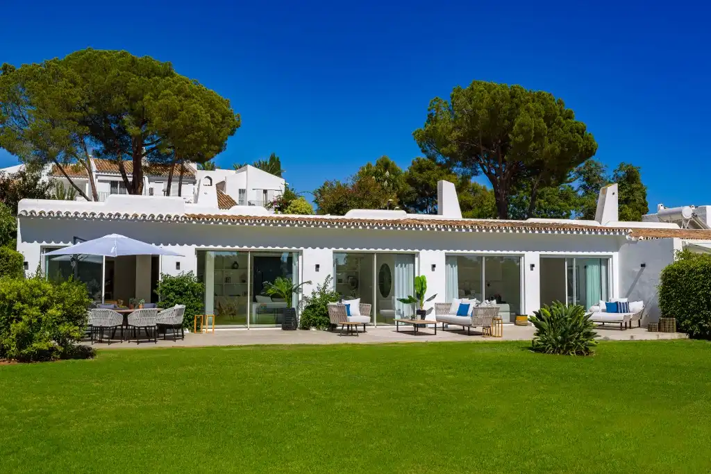 Chalet con jardín en venta en Nueva Andalucía, imagen 4