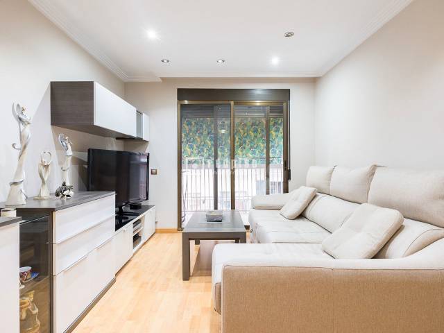 Piso en Venta en Isaac Peral  en El Grau