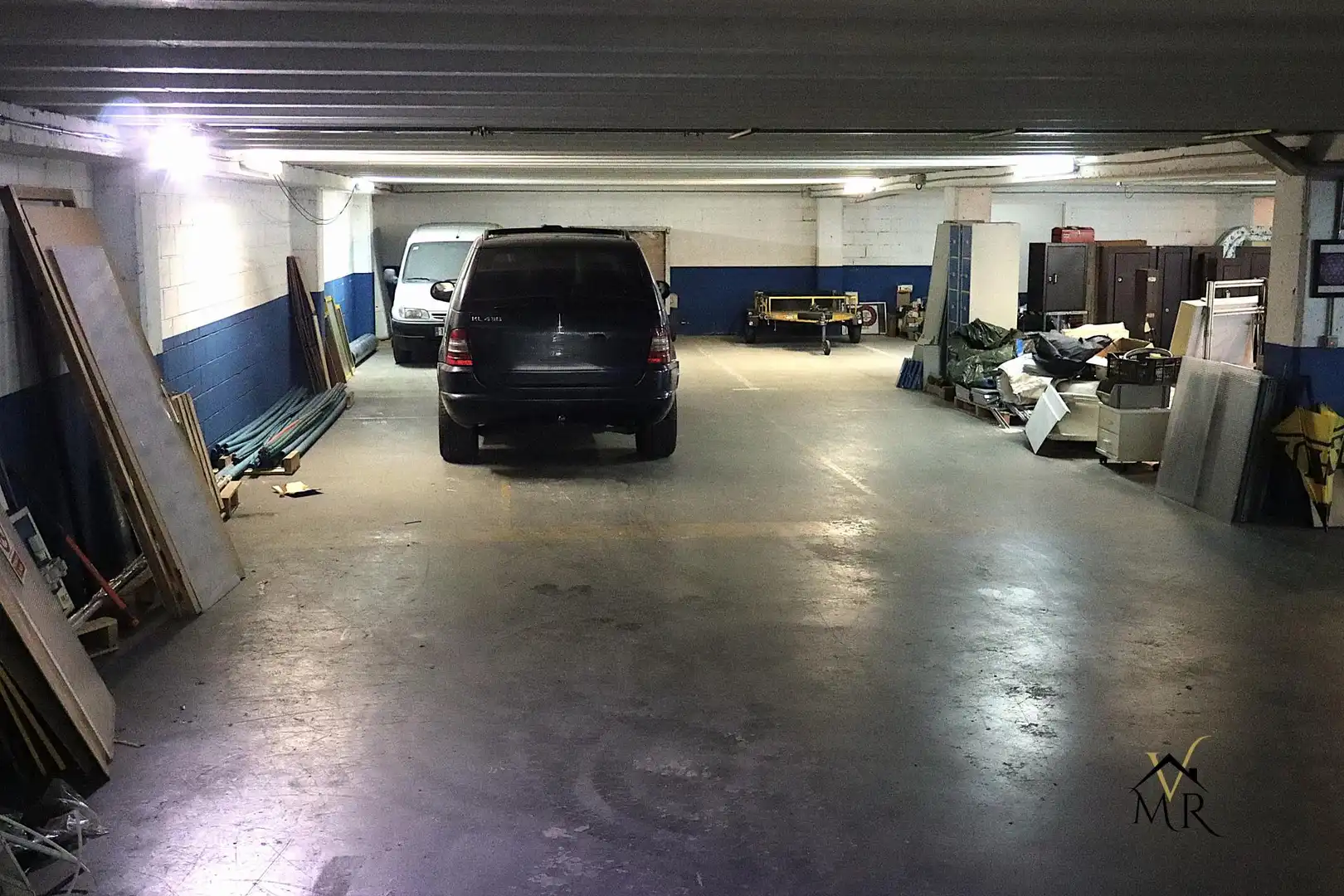 Parkplatz von Fabrikhallen zum Verkauf in Mataró