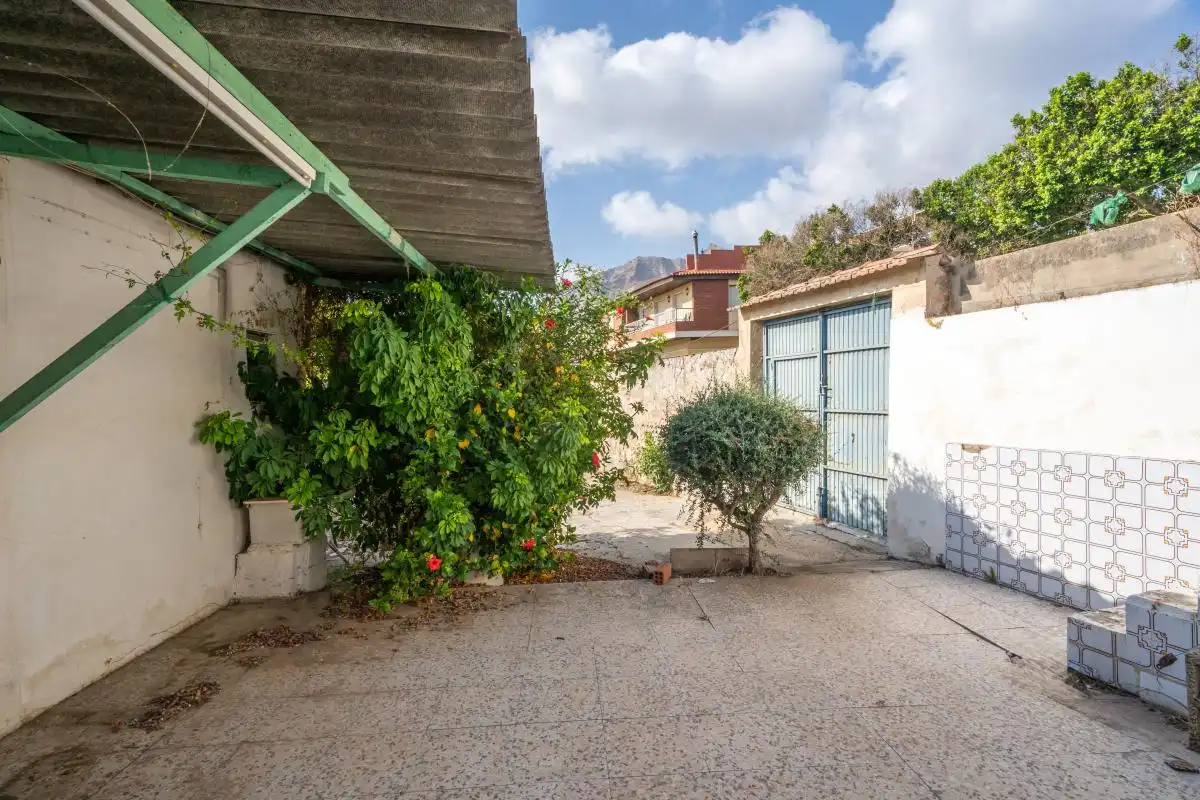 Vista exterior de Casa adosada en venda en Cox amb Calefacció, Jardí privat i Terrassa