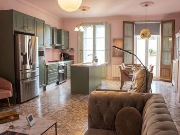 Casa amb balcó en venda a Santa Bàrbara