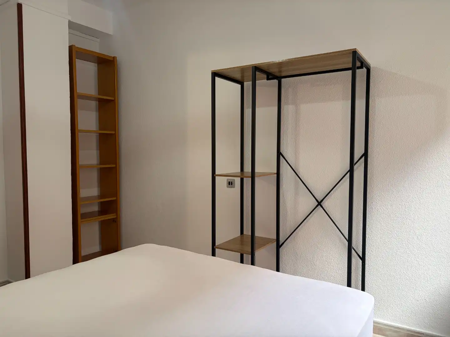 Habitación de Piso de alquiler en Plasencia con Aire acondicionado, Amueblado y Balcón