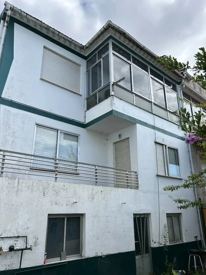 Vista exterior de Casa adosada en venda en Redondela amb Calefacció i Moblat