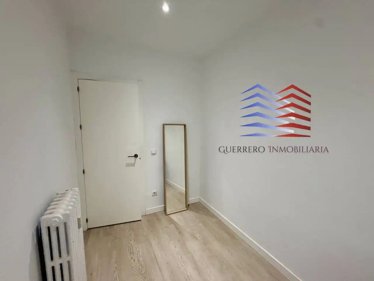 Habitación de Apartamento de alquiler en Madrid con Aire acondicionado, Calefacción y Alarma