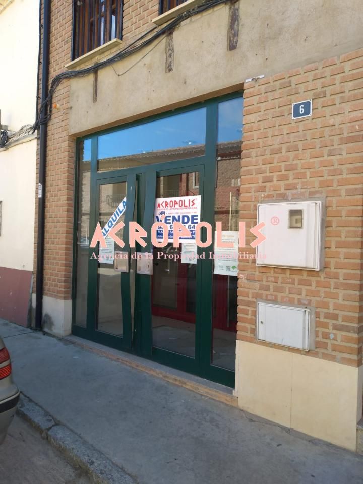 Local de alquiler en Fuentes de Ropel