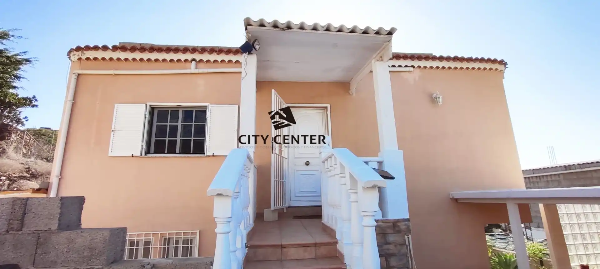Vista exterior de Casa o chalet en venta en Arona con Aire acondicionado, Jardín privado y Terraza
