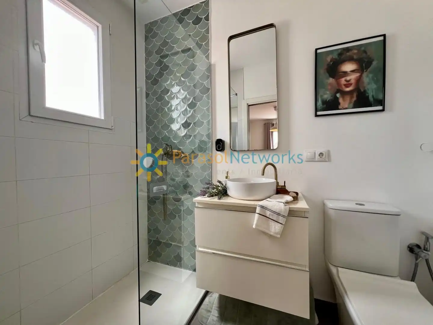 Badezimmer von Wohnungen zur Miete in Oliva mit Klimaanlage, Terrasse und Möbliert
