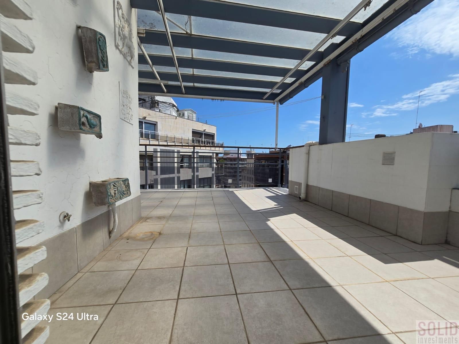 Terraza de Piso de alquiler en Chiva con Aire acondicionado, Calefacción y Parquet
