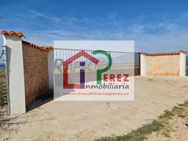 Finca rústica en Venta en Lucillos