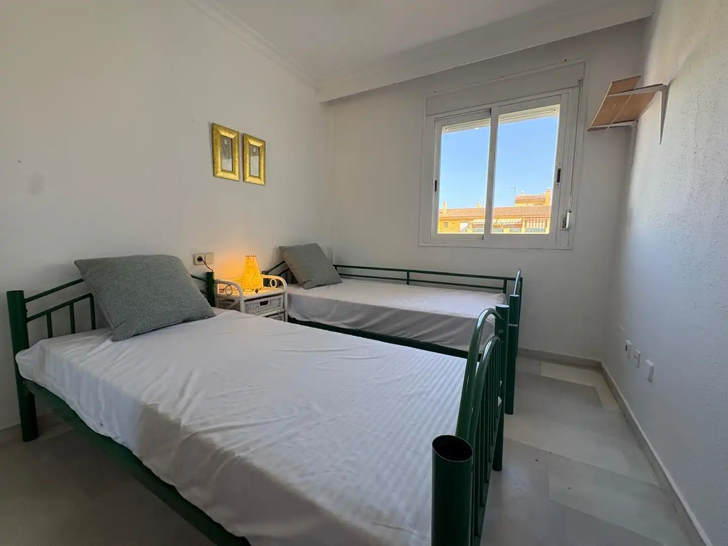 Dormitori de Àtic en venda en Marbella amb Aire condicionat, Calefacció i Jardí privat