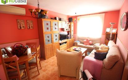 Living room of Flat for sale in  Toledo Capital  with Air Conditioner