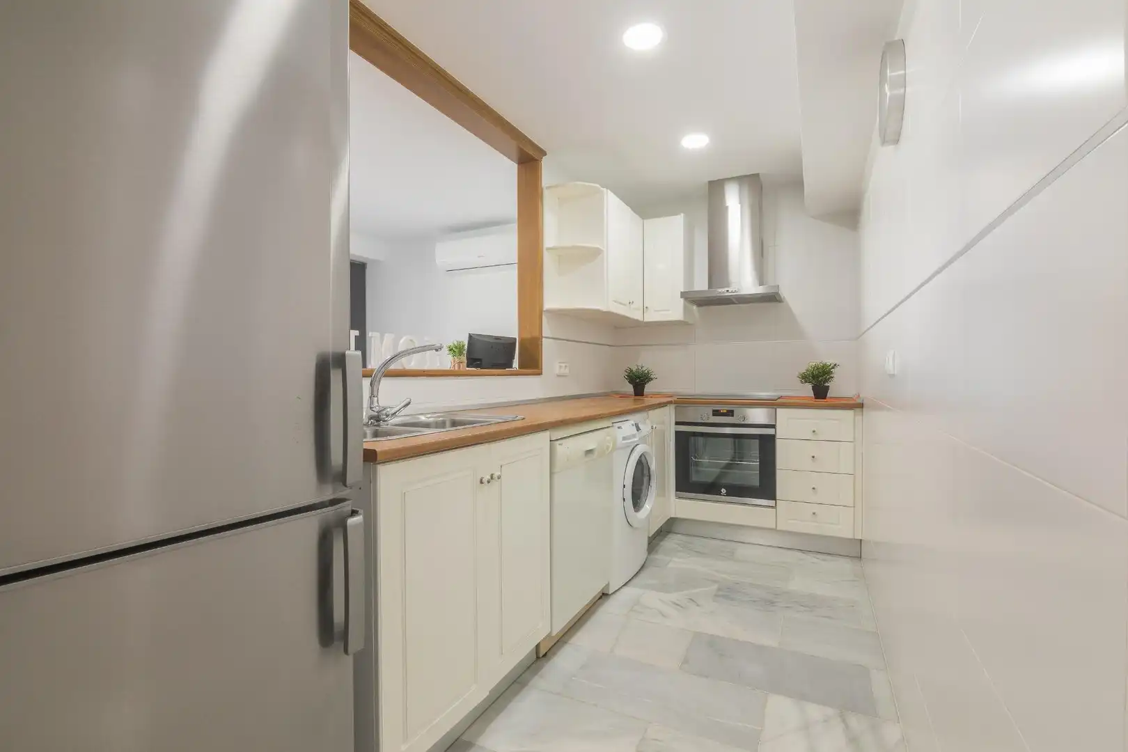 Cocina de Casa o chalet en venta en Santa Pola con Aire acondicionado, Calefacción y Jardín privado