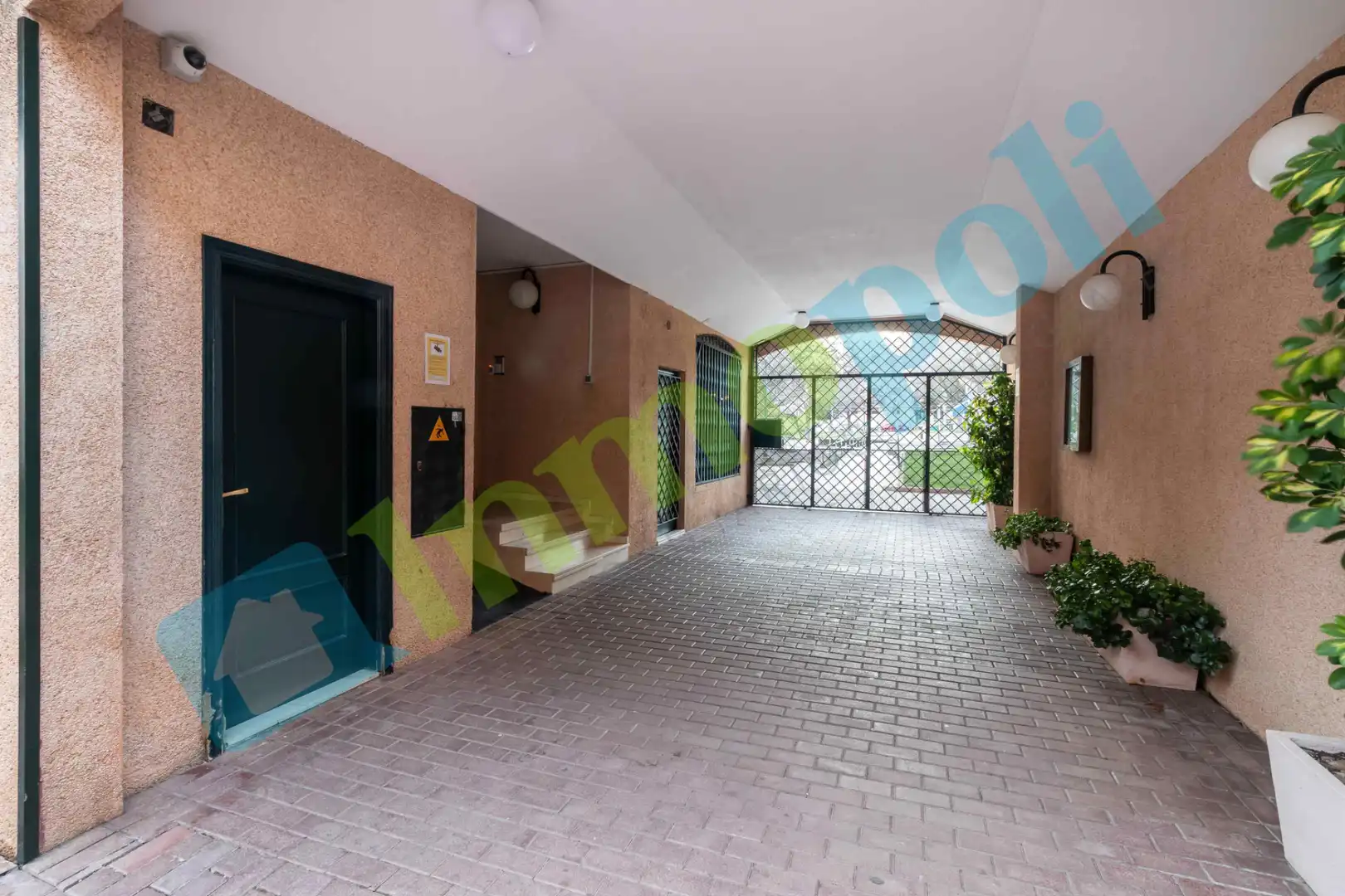 Wohnung zum Verkauf in Badajoz mit Klimaanlage, Heizung und Privatgarten