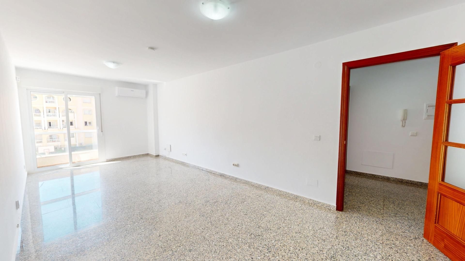Flat for sale in Fuengirola  with Air Conditioner, Heating and Balcony