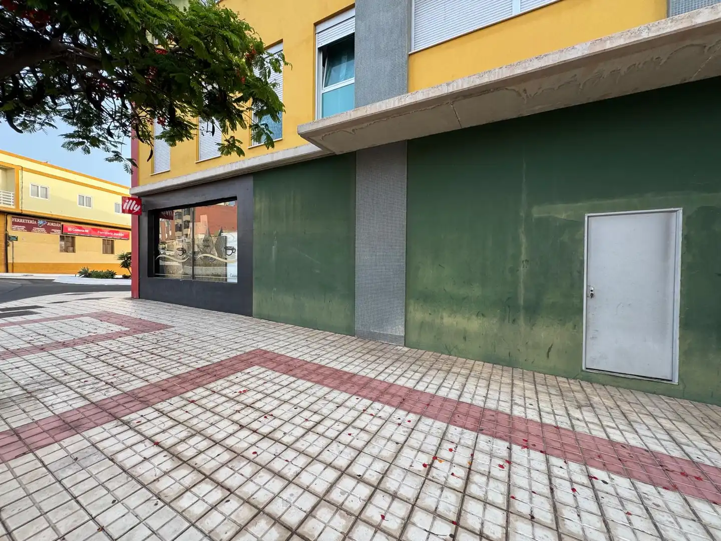 Geschaftsraum zur Miete in Calle Alfonso X el Sabio, Sardina