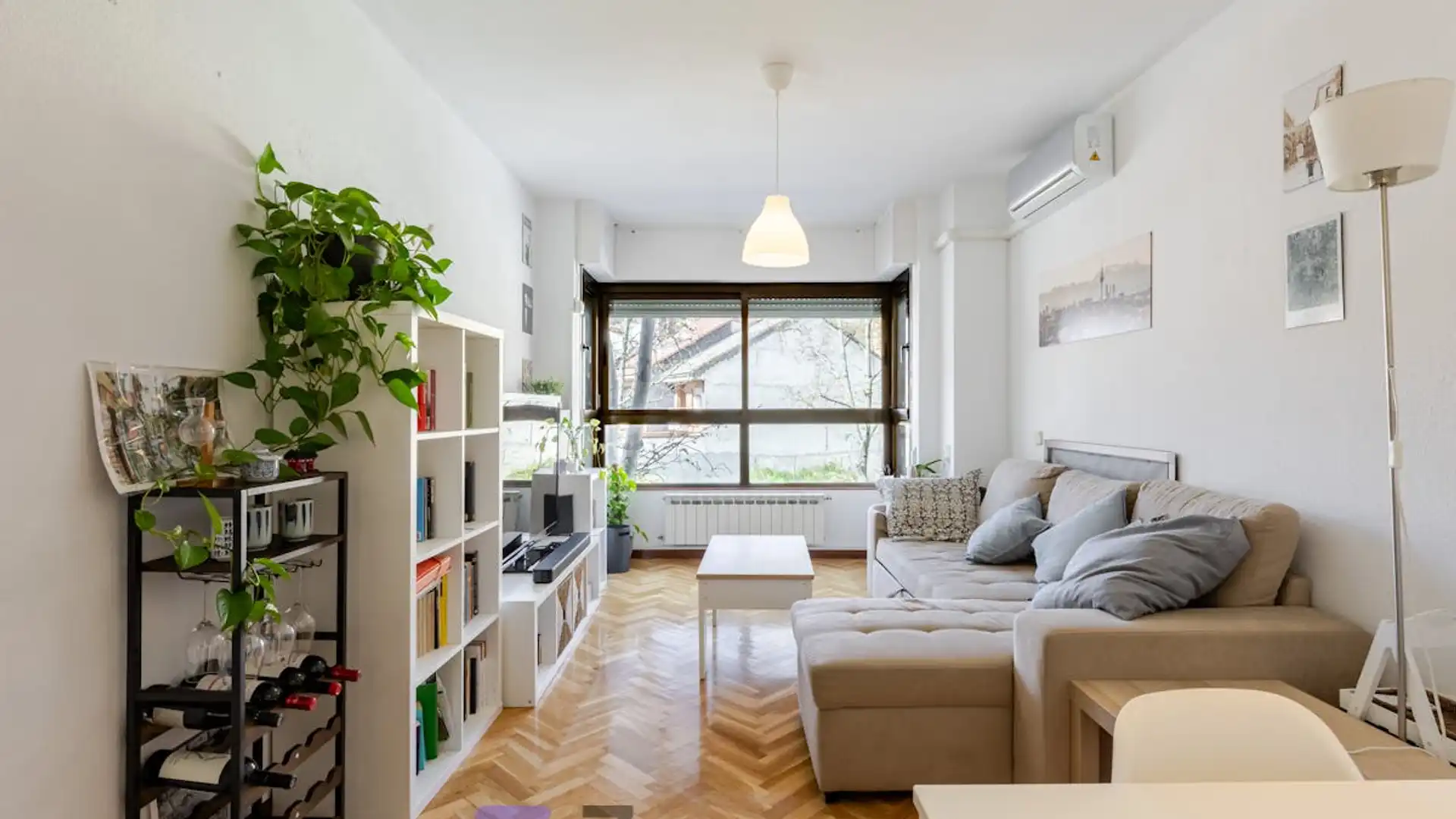Sala de estar de Piso de alquiler en  Madrid Capital con Aire acondicionado, Calefacción y Parquet