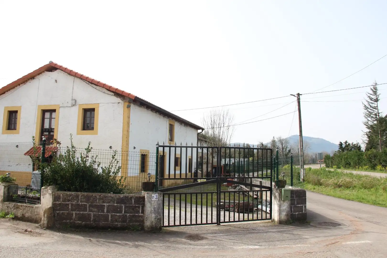 Vista exterior de Casa o chalet en venta en Entrambasaguas