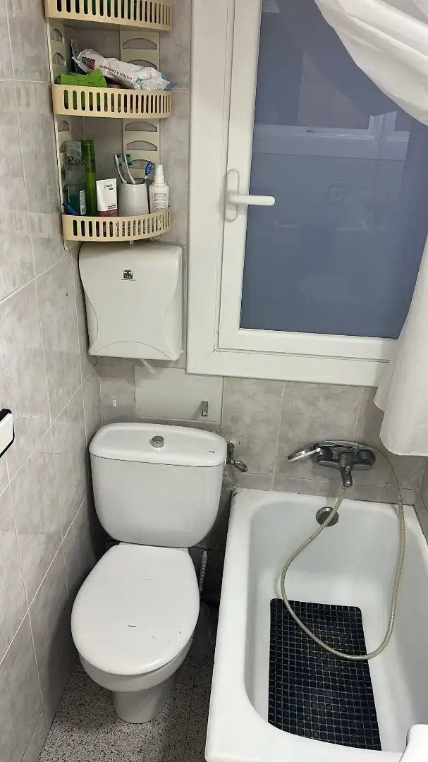 Badezimmer von Wohnung zum Verkauf in L'Hospitalet de Llobregat mit Möbliert