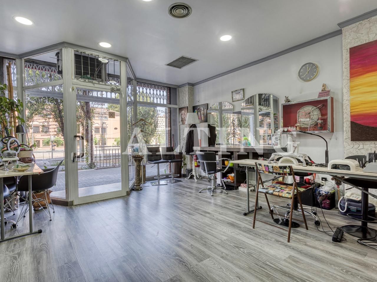 Exterior view of Premises for sale in  Barcelona Capital  with Air Conditioner
